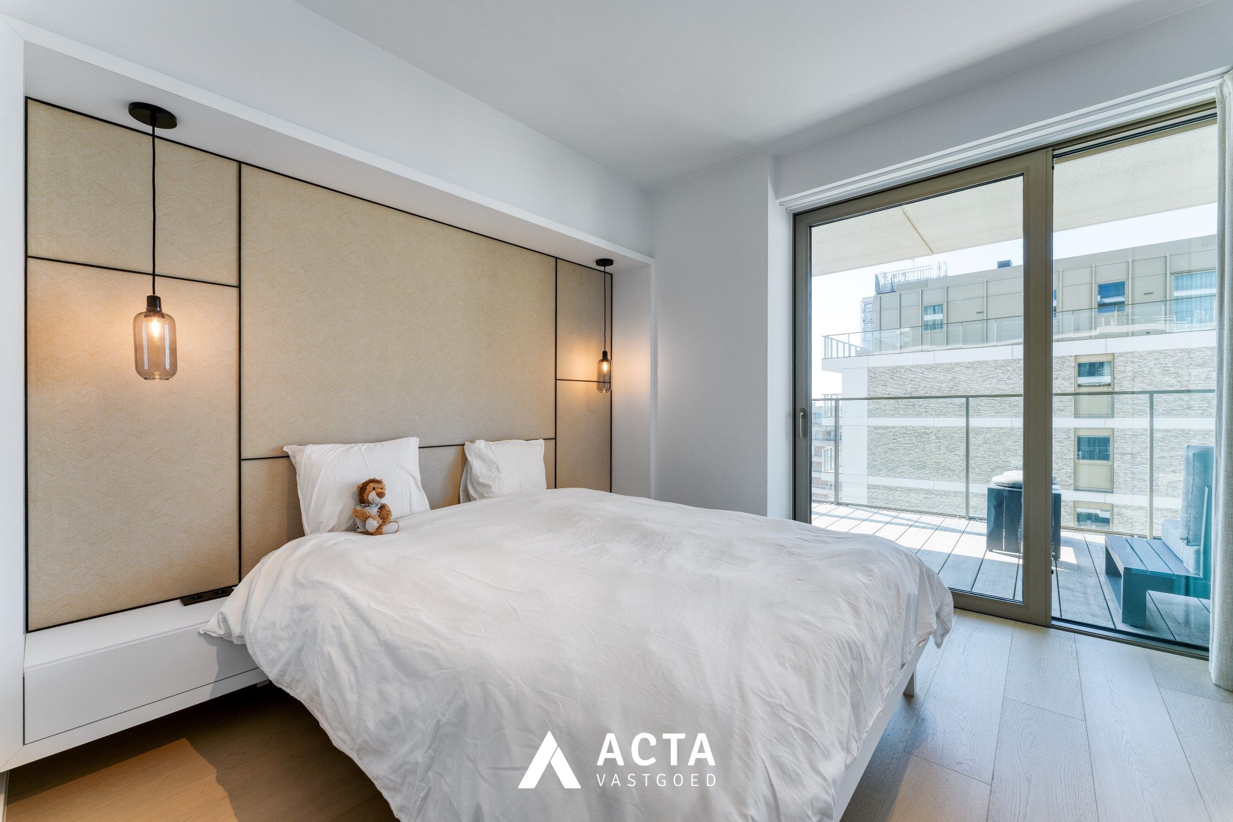 Luxueus afgewerkt nieuwbouw appartement in SKY TOWER ONE foto 12