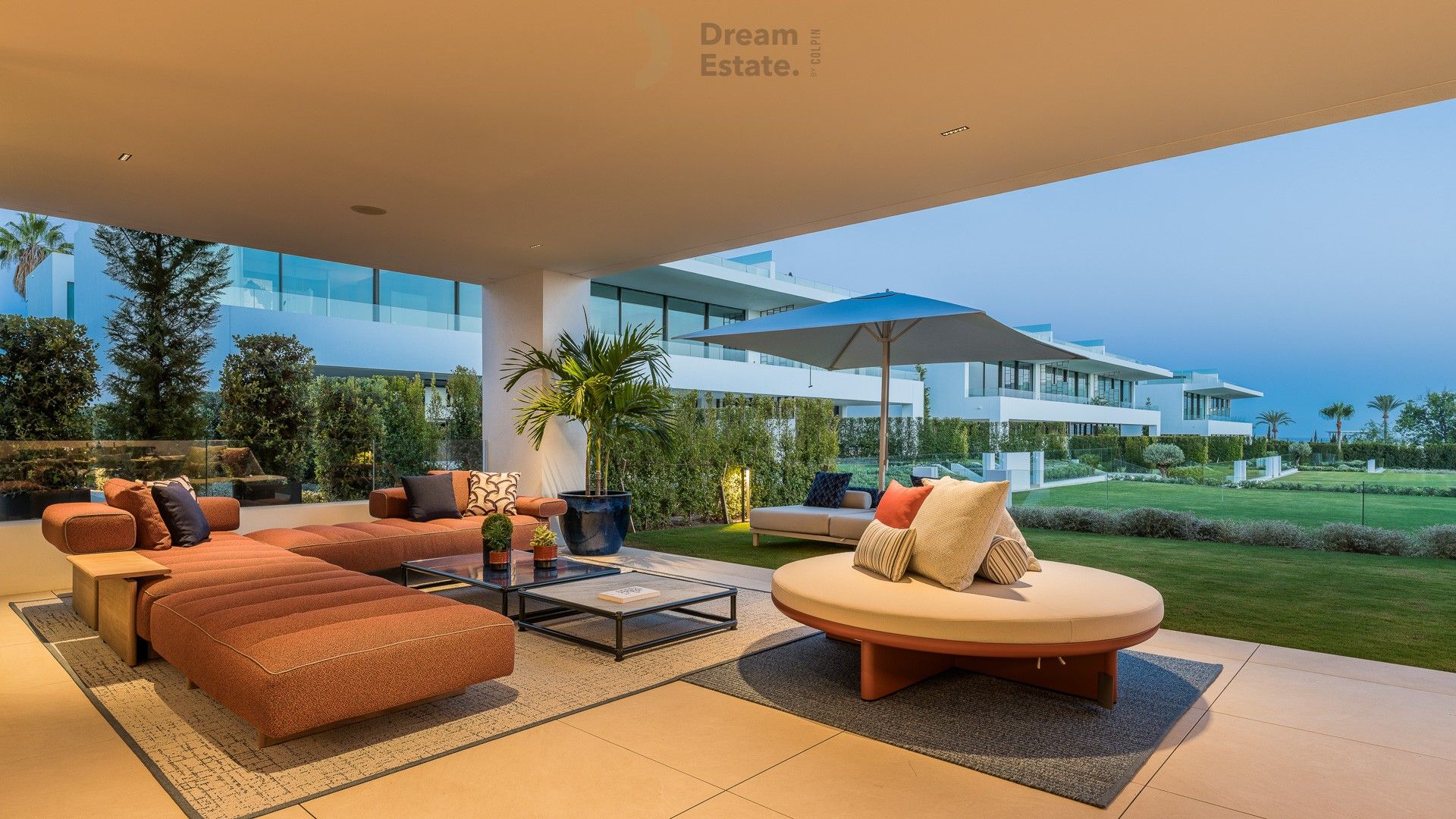 Top notch villa langs de Golden Mile met zicht op zee, Marbella. foto 15