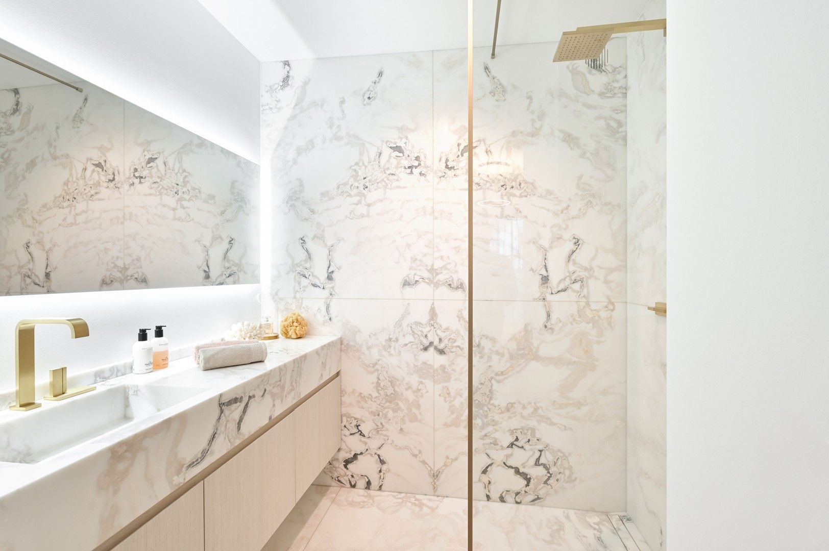 Subliem appartement met zonneterras, genietend van prachtige open zichten op het groen en de villa's van het Zoute. foto 14