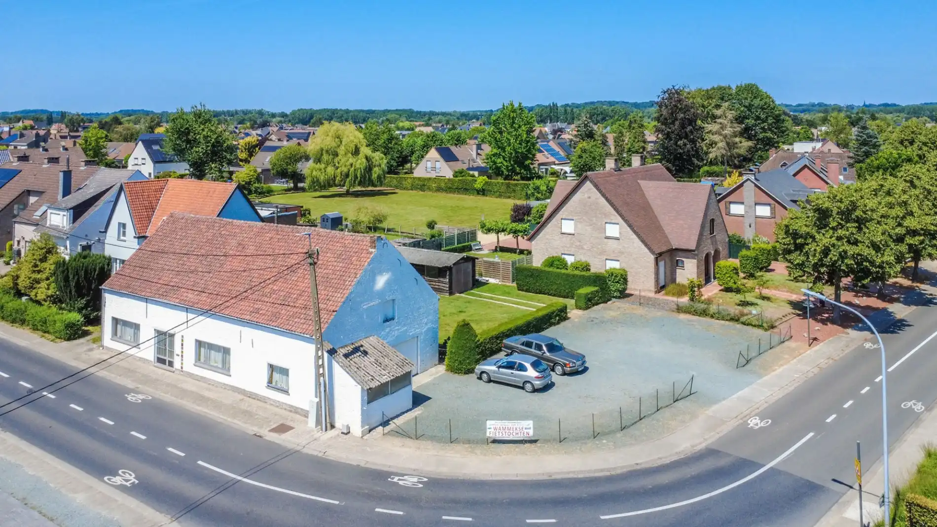 Hoofdfoto van de publicatie: GELIJKVLOERSVILLA MET 2 SLP + ZOLDERVERDIEPING (125m²) !