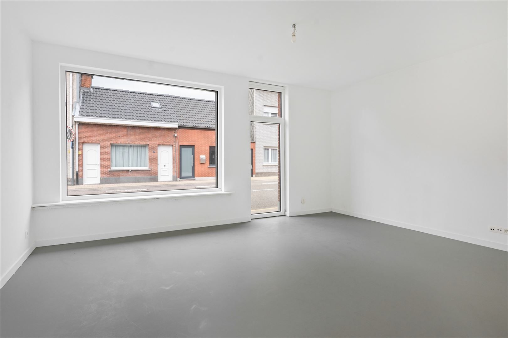 Energiezuinig gerenoveerde halfopen woning aan dorpsrand Kapellen. foto 9