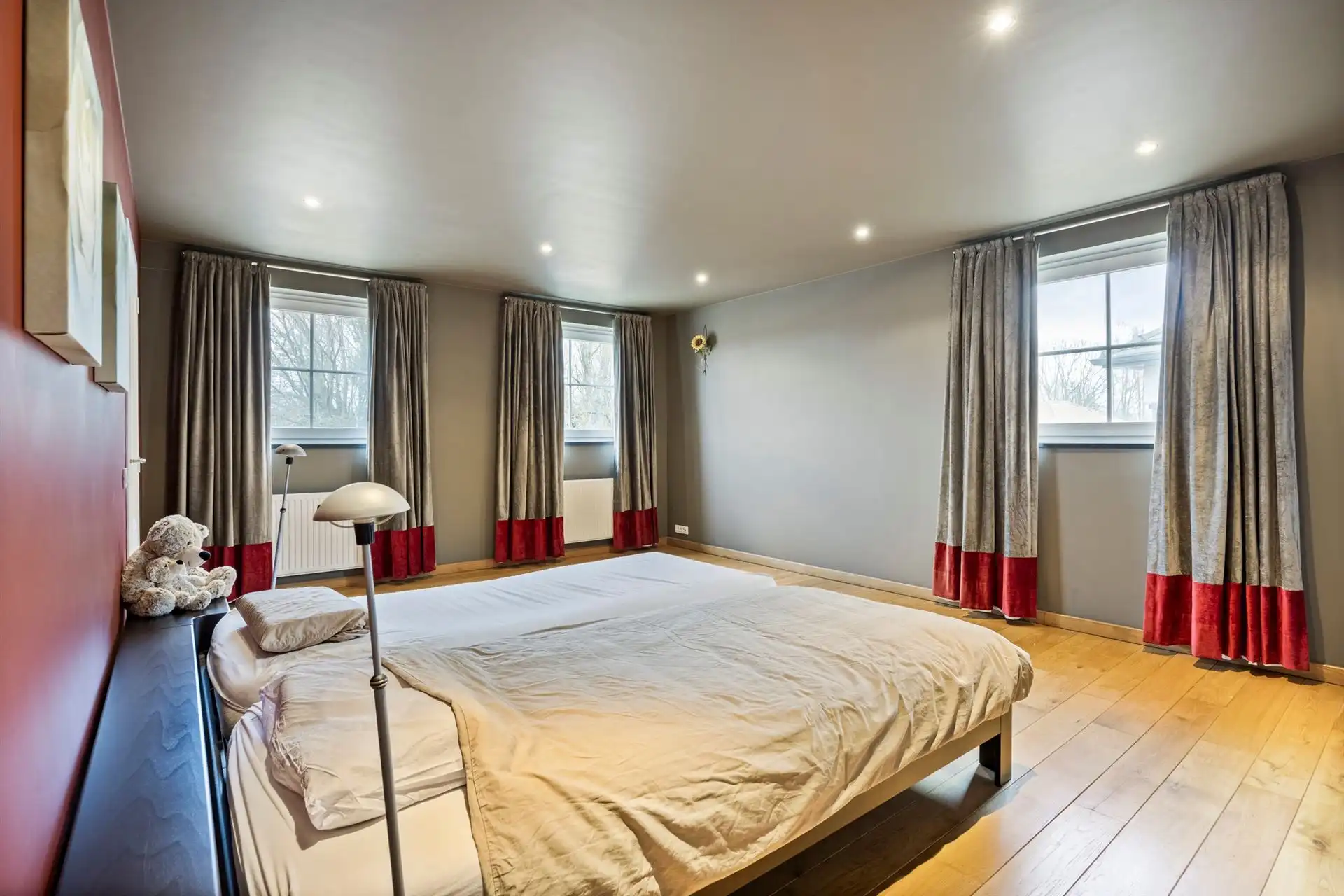 Prachige villa in doodlopende wijk foto 16