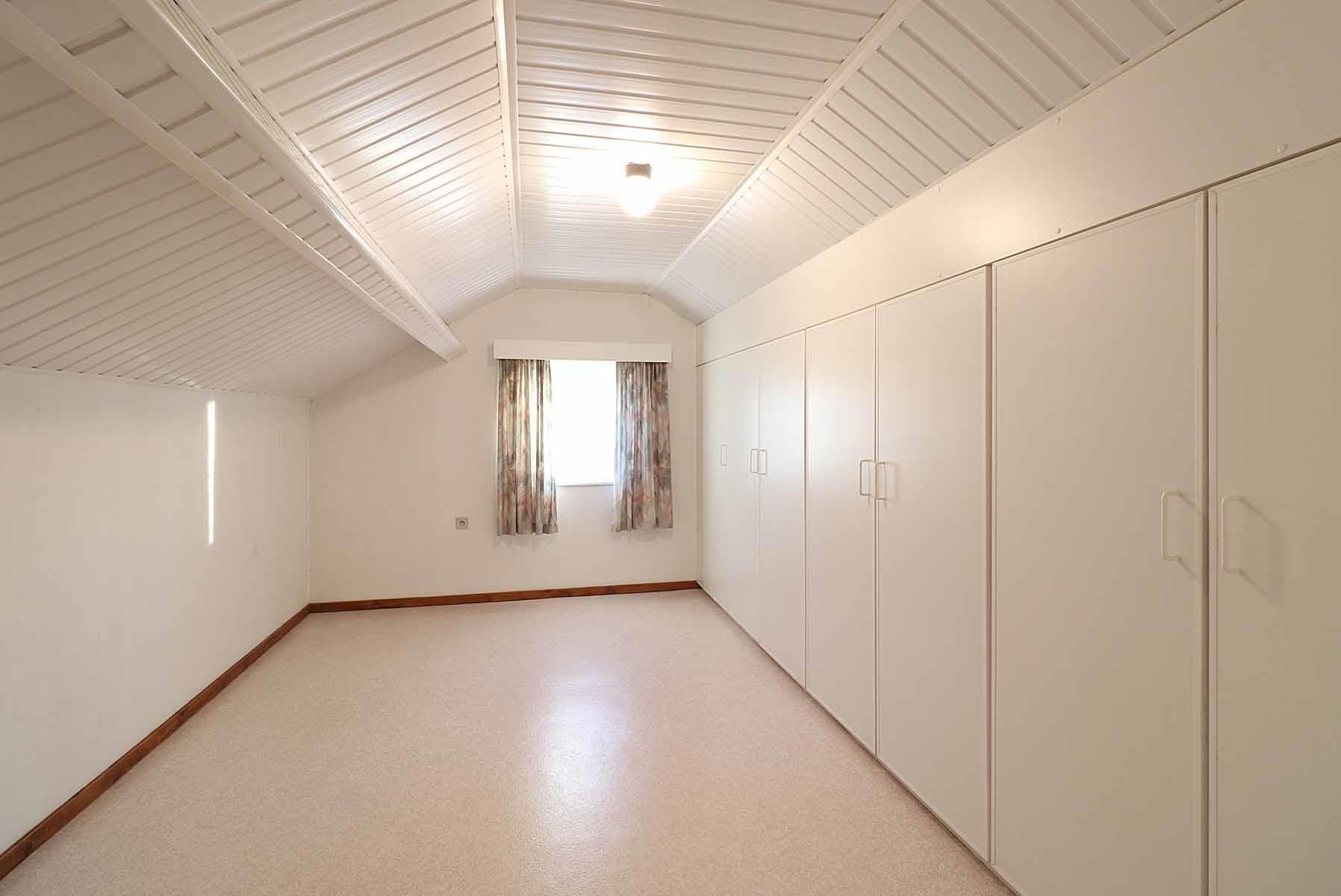 Ruime woning met 4 slpk. en garage in centrum Molenbeersel.  foto 21
