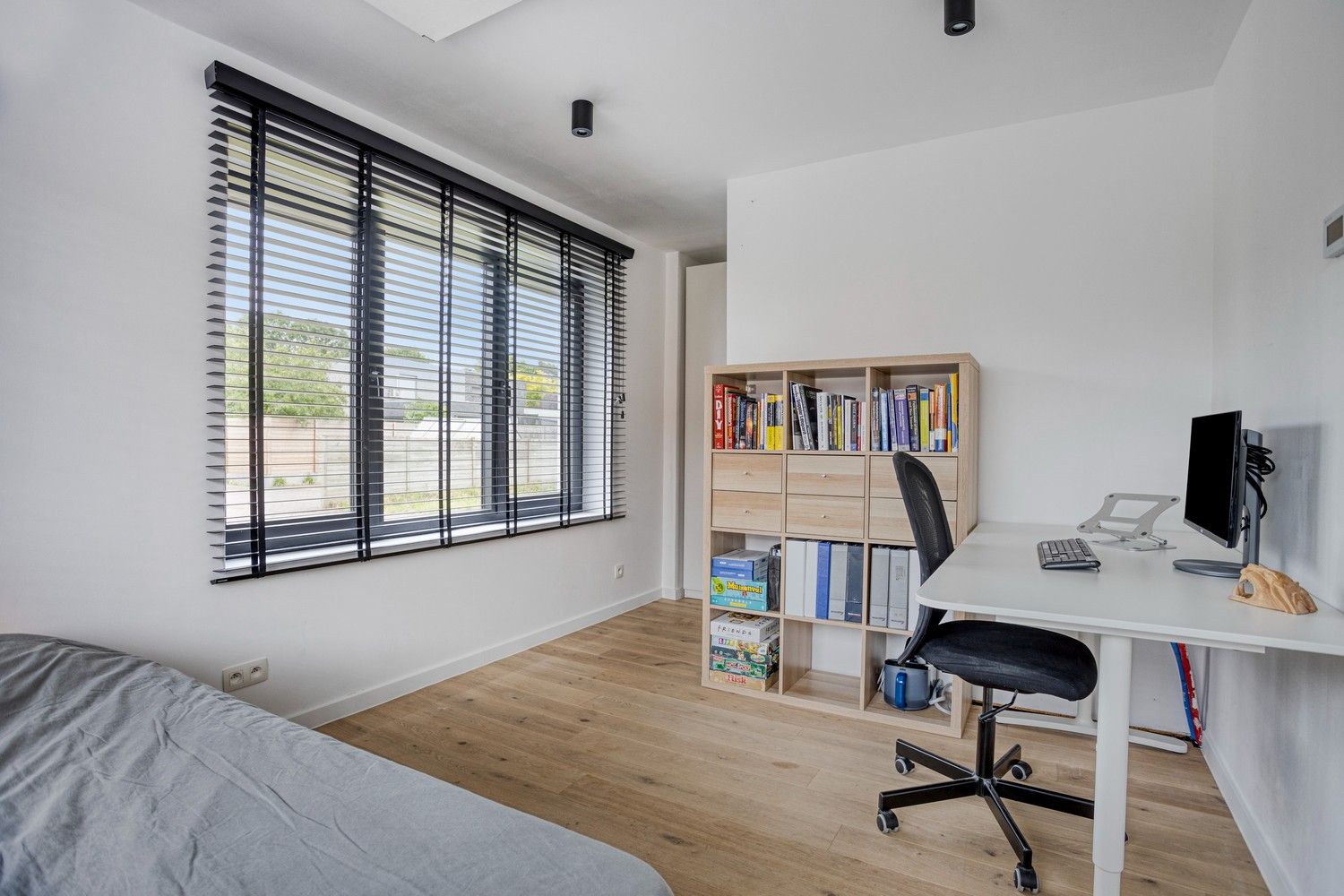 Volledig gerenoveerde woning met 5 slaapkamers en bijgebouw met diverse mogelijkheden foto 16