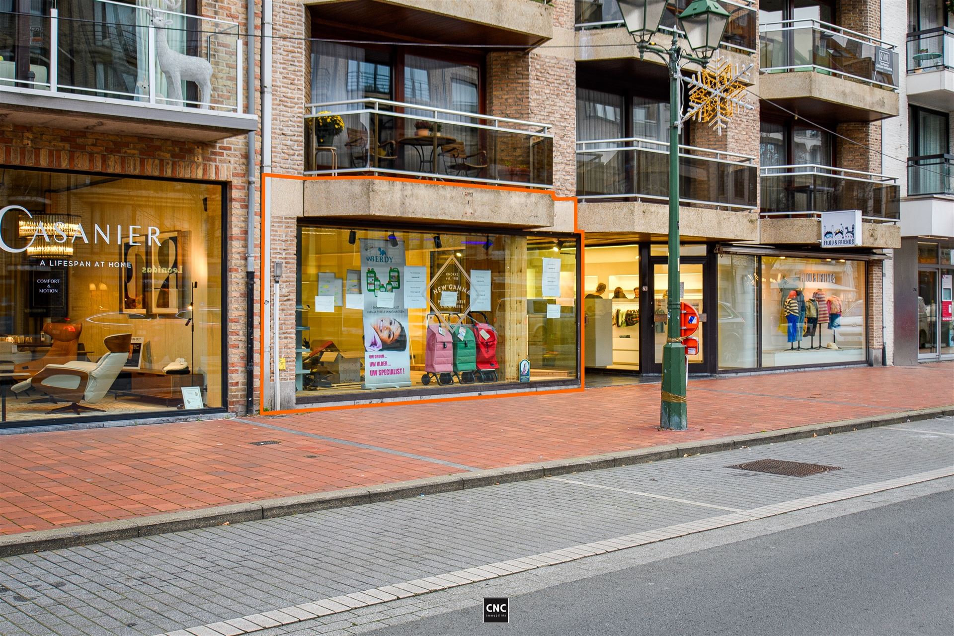 
Te huur: Handelspand op toplocatie in de Lippenslaan, Knokke! foto 2