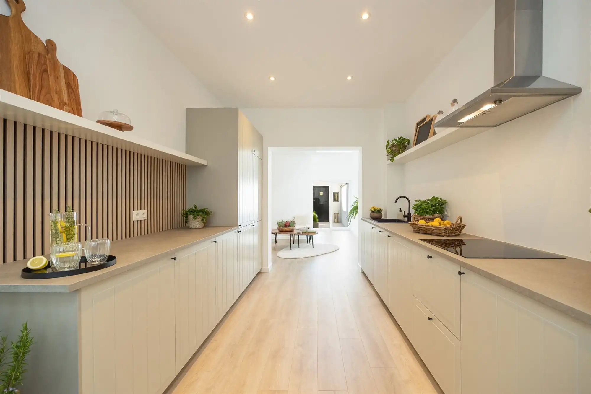 Volledig gerenoveerde woning met 3 slpkmrs en stadskoer foto 22