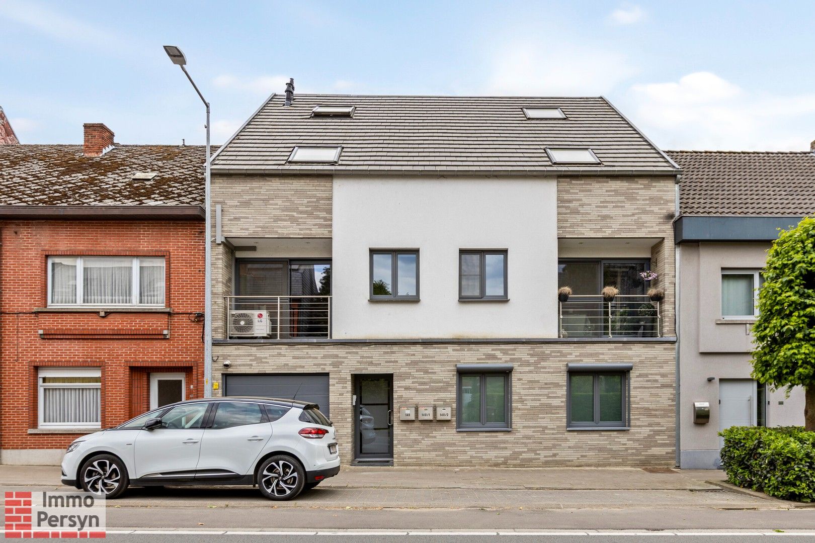 Modern en energiezuinig triplex appartement nabij het centrum van Scherpenheuvel foto {{pictureIndex}}