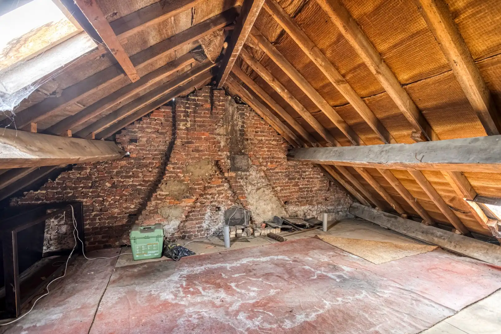 Te verbouwen opbrengsteigendom met twee vergunde appartement foto 22