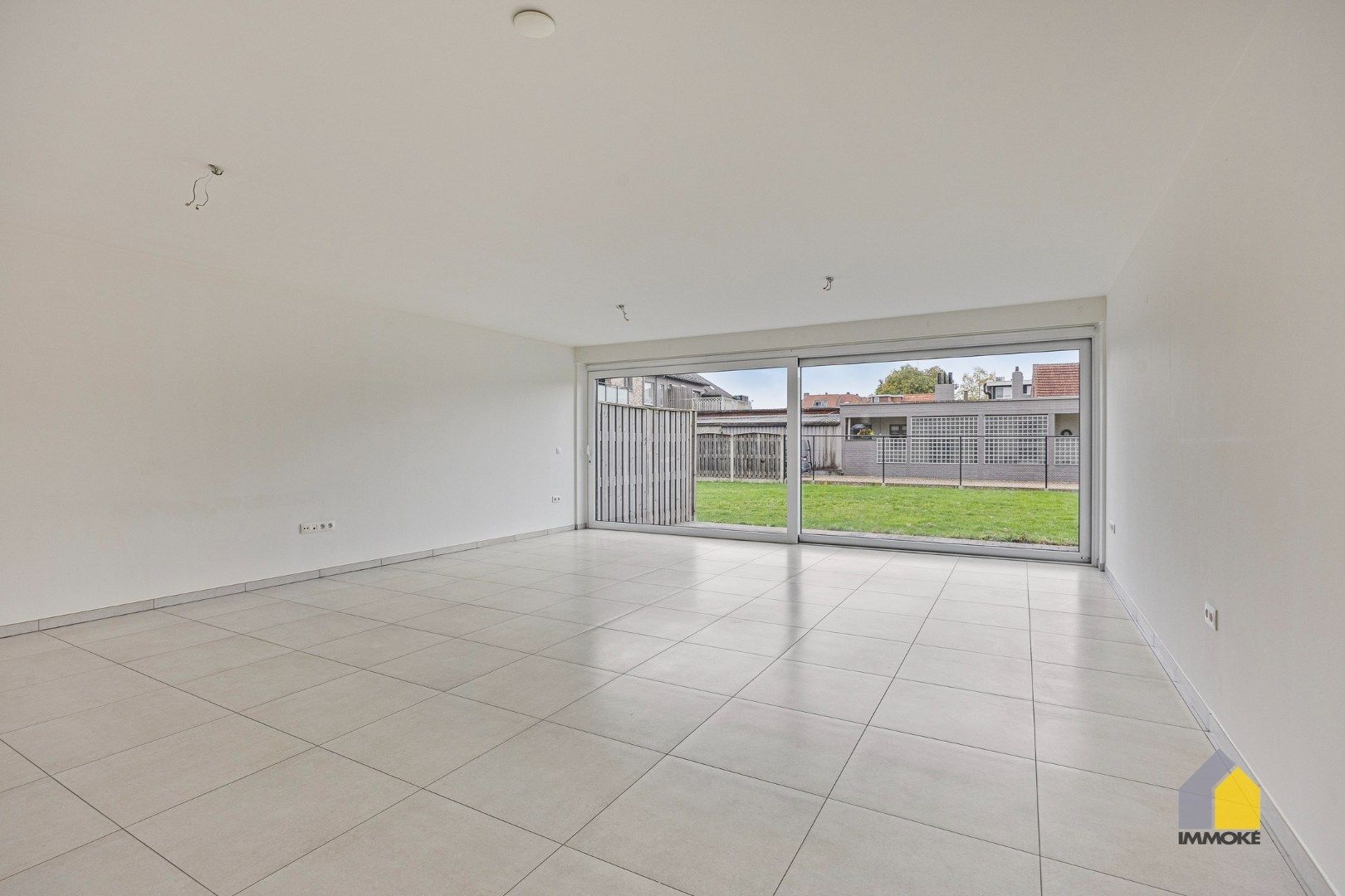 Ruim, energiezuinig appartement (151 m²) met 3 slpk, terras, tuin en dubbele parking. foto 8