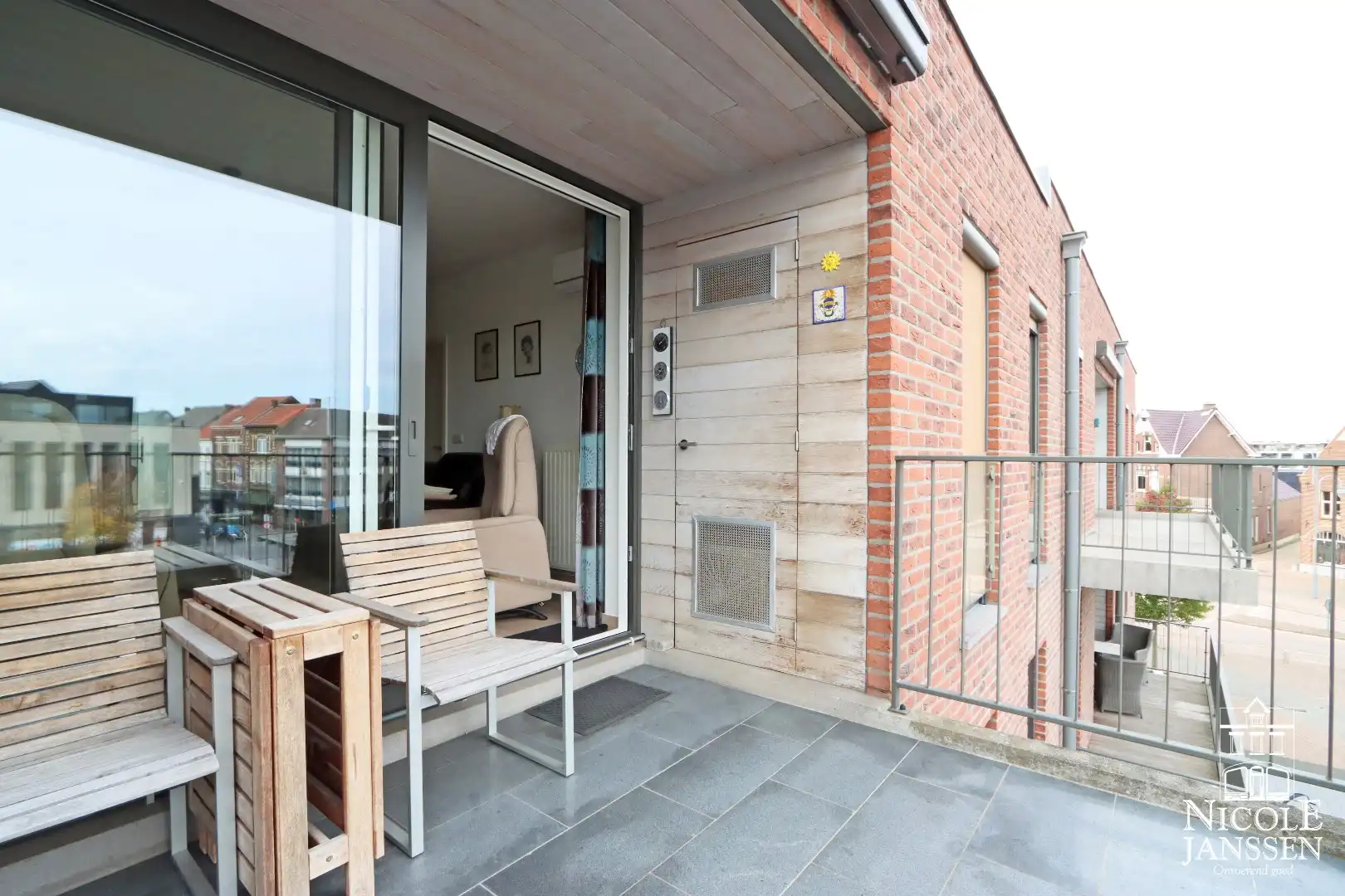 Instapklaar, verzorgd appartement met terras foto 17