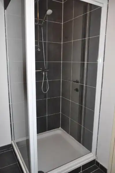 Recent energiezuinig appartement met 2 slaapkamers en garage. foto 10