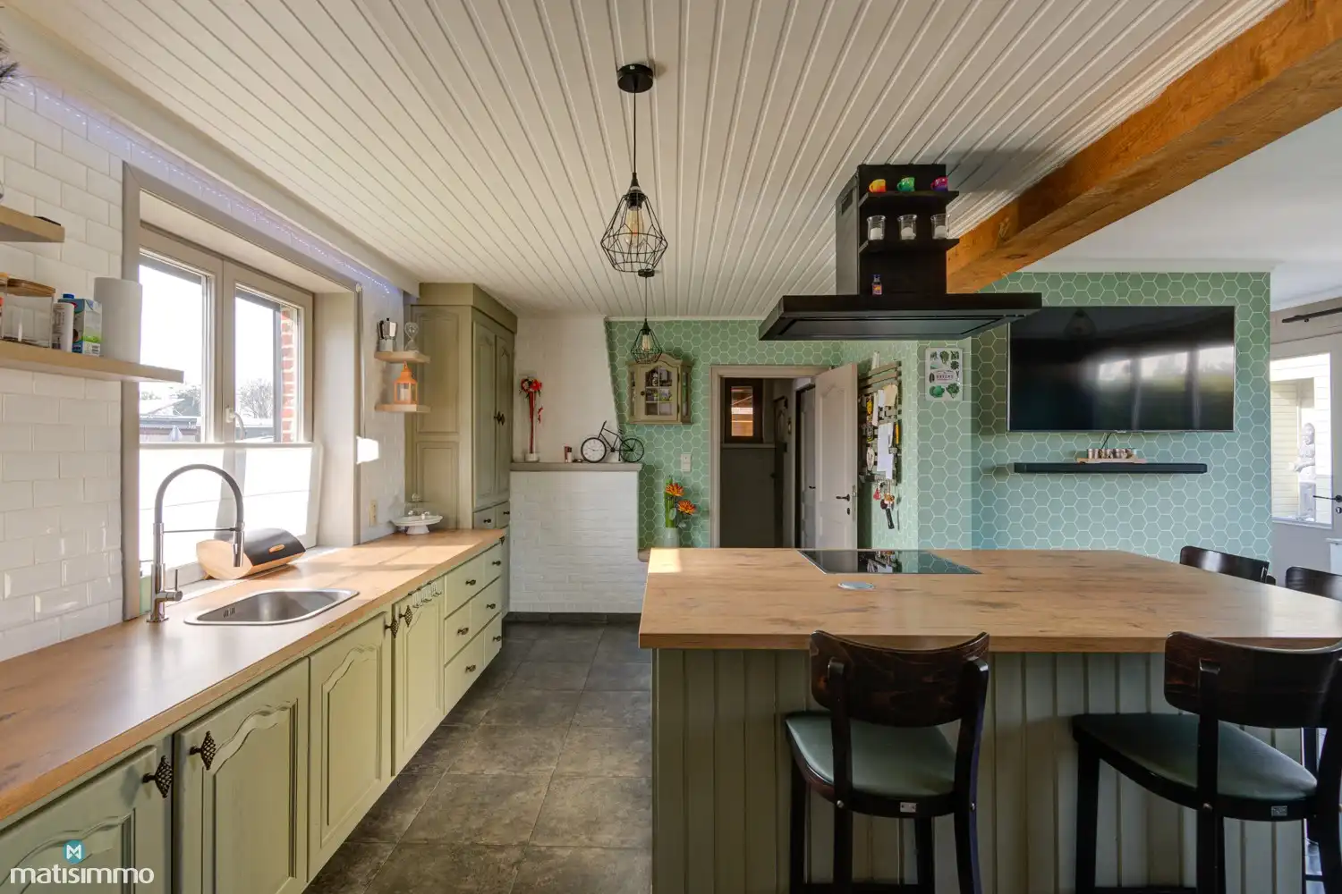 GERENOVEERDE, INSTAPKLARE VRIJSTAANDE WONING MET 3 SLAAPKAMERS IN NEEROETEREN (MAASEIK) foto 6