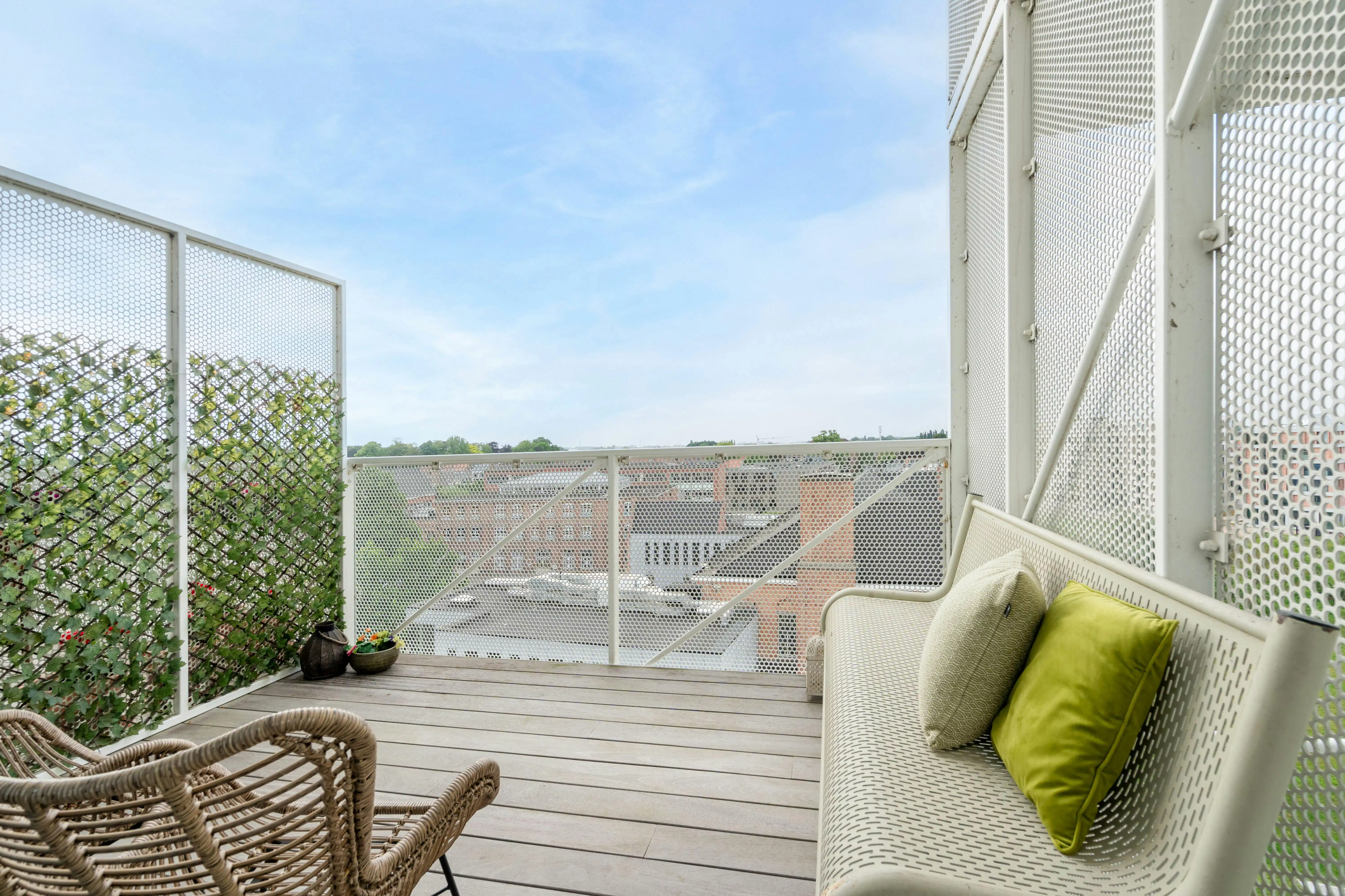 Adembenemend appartement met Leiezicht in hartje Kortrijk foto 5