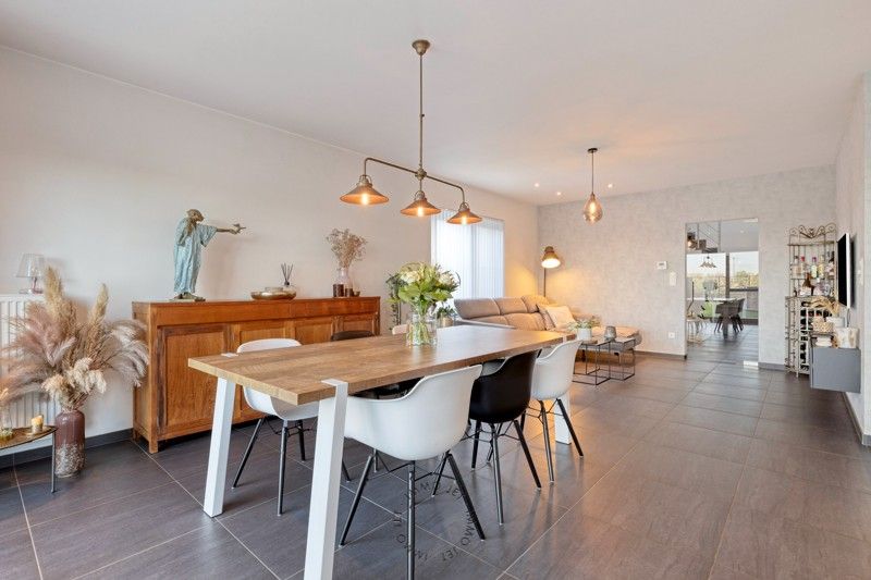 Moderne halfopen woning met 4 slaapkamers en zonnepanelen in Nieuwkerken-Waas foto 6