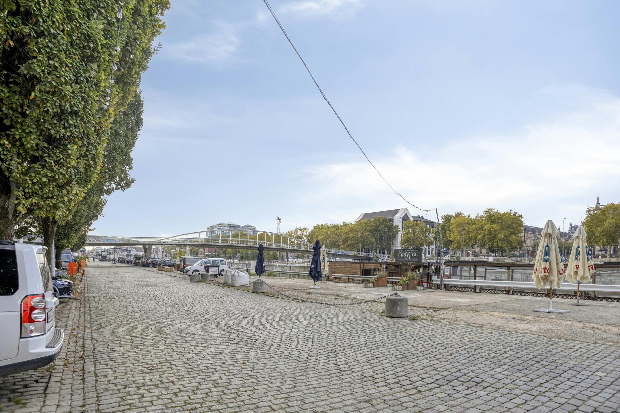 Lichtrijk appartement 'loftstijl' in hartje Brussel foto 19