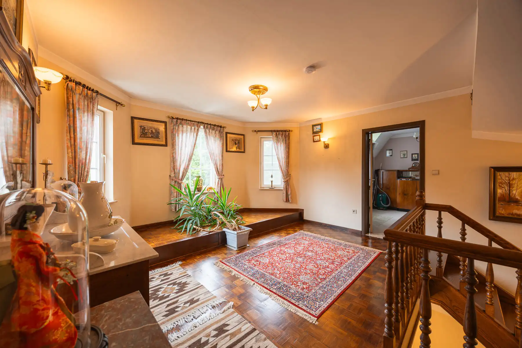 Statige villa met uitzonderlijk veel ruimte en potentieel  foto 19