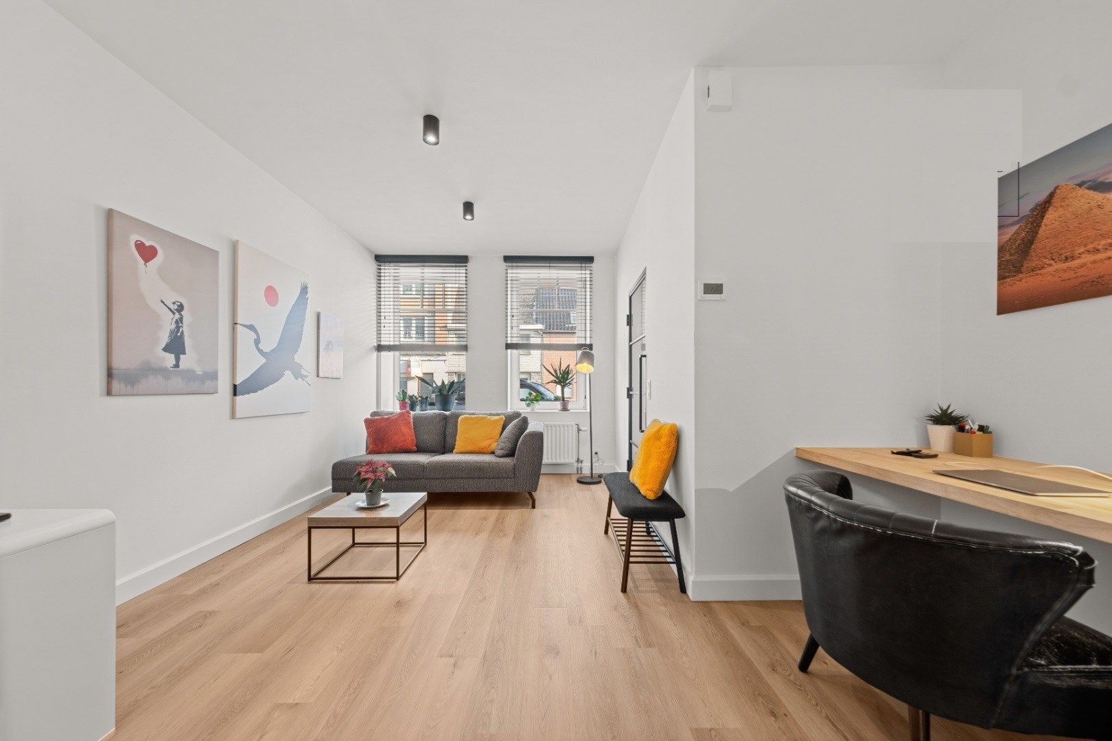 Mooi gerenoveerde woning met terrastuin *** PAS VRIJ VANAF 1 JANUARI, NIET VROEGER! foto 3