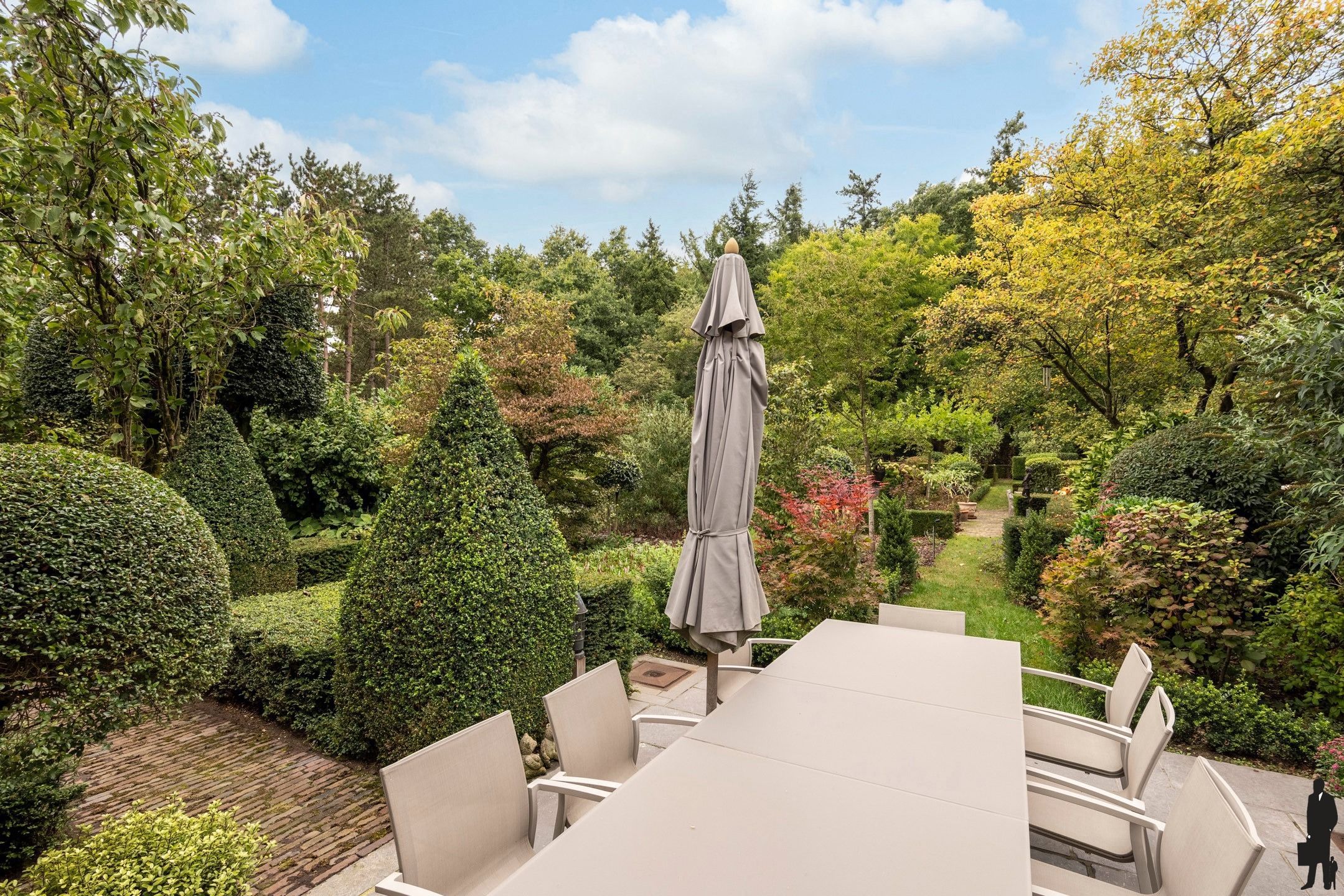 Riante villa van de hand van architect Rutten gelegen op uitstekende locatie te Turnhout  foto 32