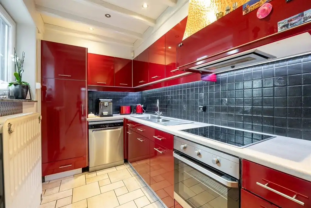 Woning met grote tuin op centrale locatie foto 10