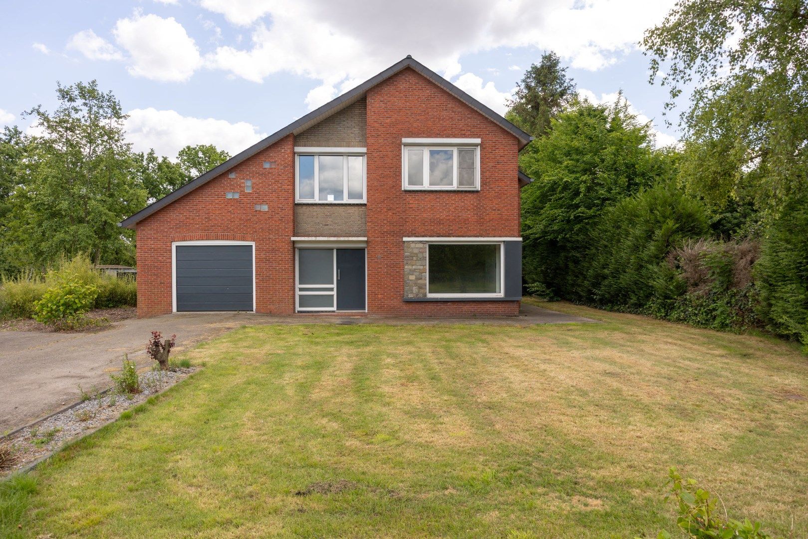 Hoofdfoto van de publicatie: Ruime woning met vrij zicht te koop!