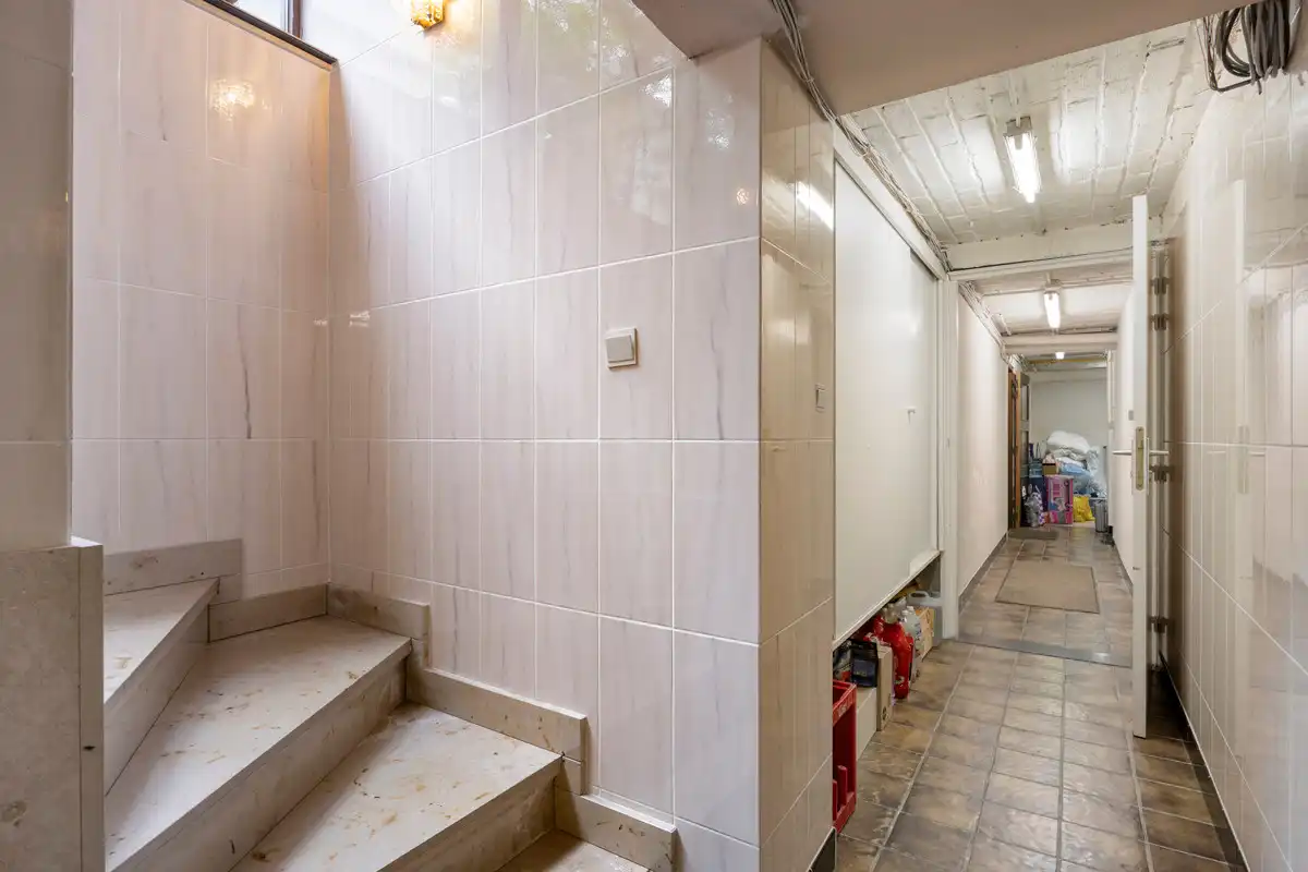 ROYALE WONING MET DOKTERSPRAKTIJK TE BILZEN HOESELT. foto 32