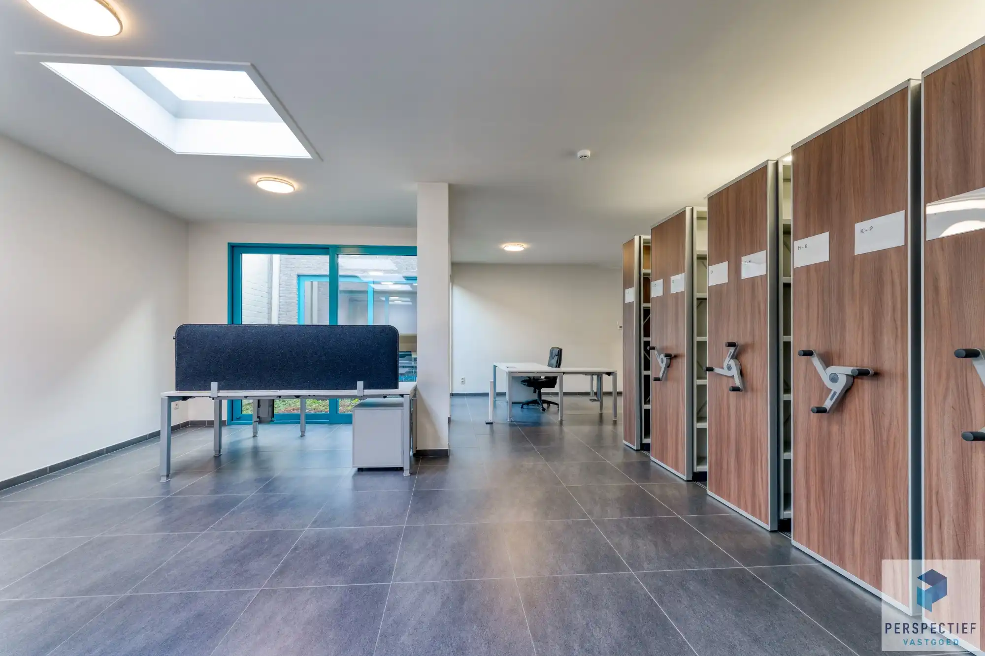 Veelzijdig handelshuis/kantoorgebouw foto 18