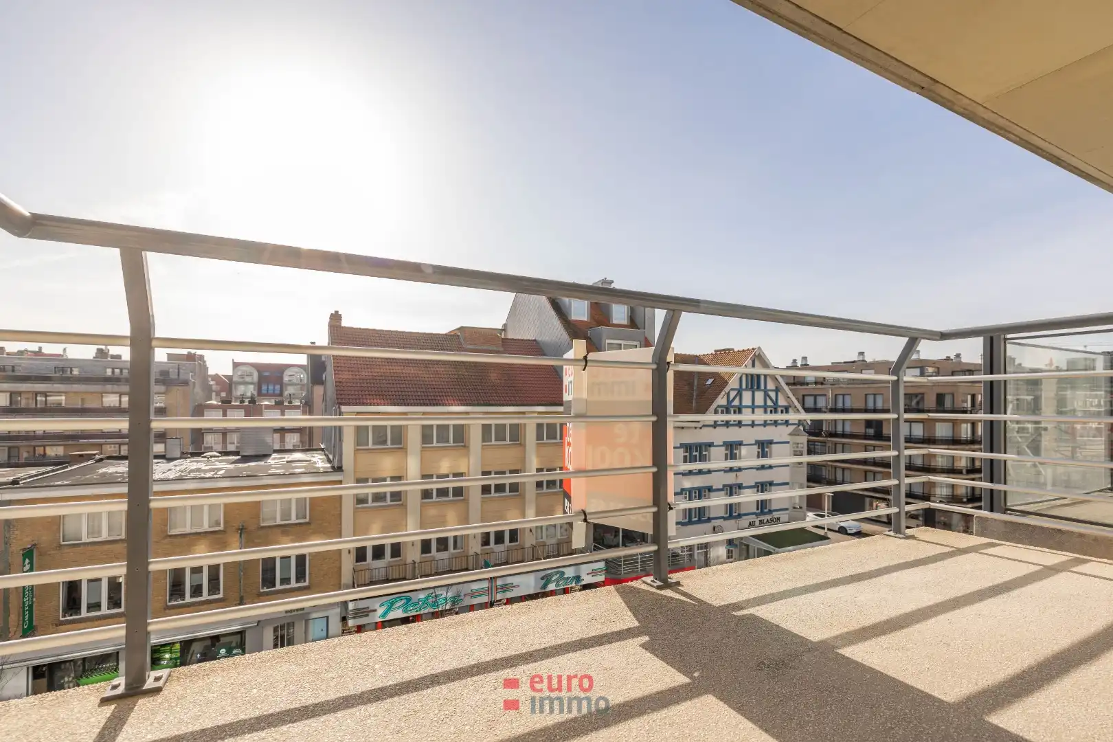 Zonovergoten appartement in Residentie Casino – hartje Nieuwpoort-Bad! foto {{pictureIndex}}