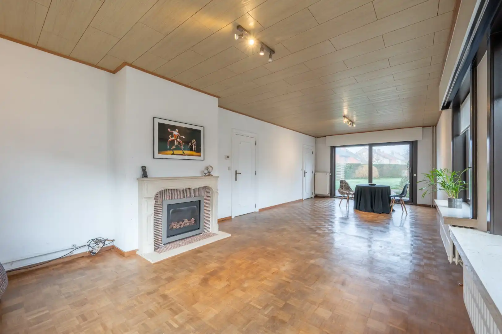 Halfopen woning met tuin en garage te St Kruis. foto 3