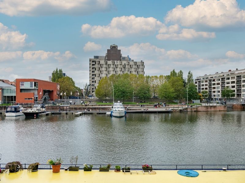 Prachtig gerenoveerd appartement met groot dakterras en uniek Zicht op de Leie en Portus Ganda foto 18