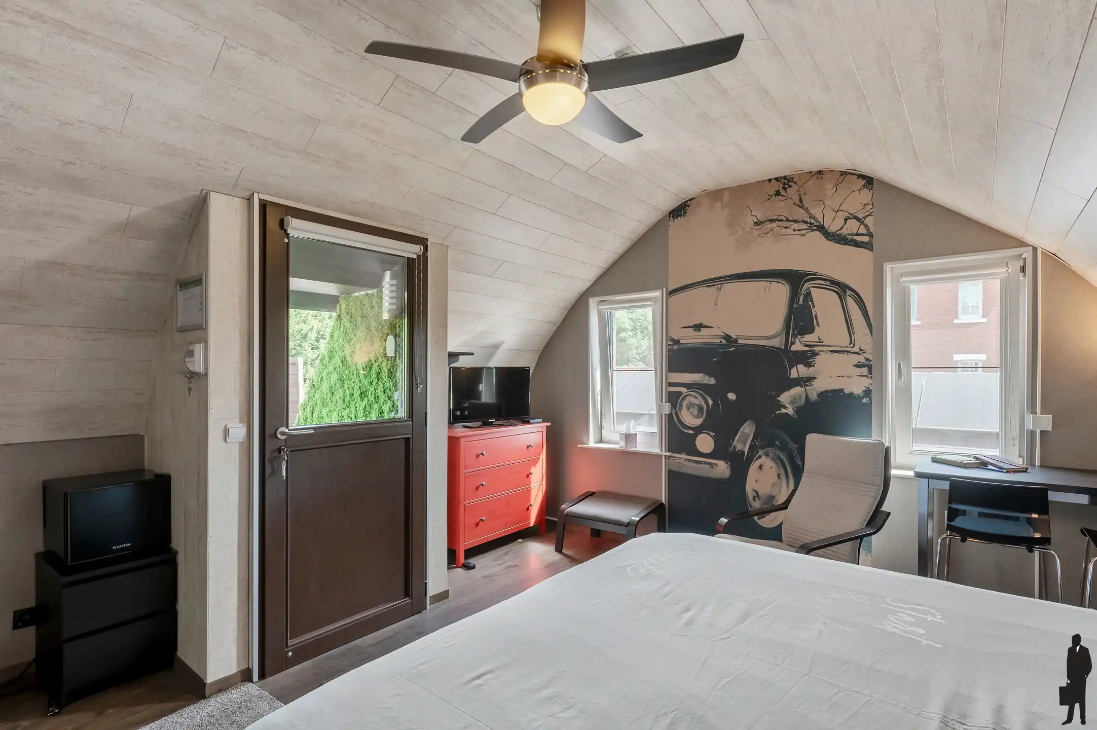 Charmante, zeer ruime, gerenoveerde ingenieursvilla in groen foto 23