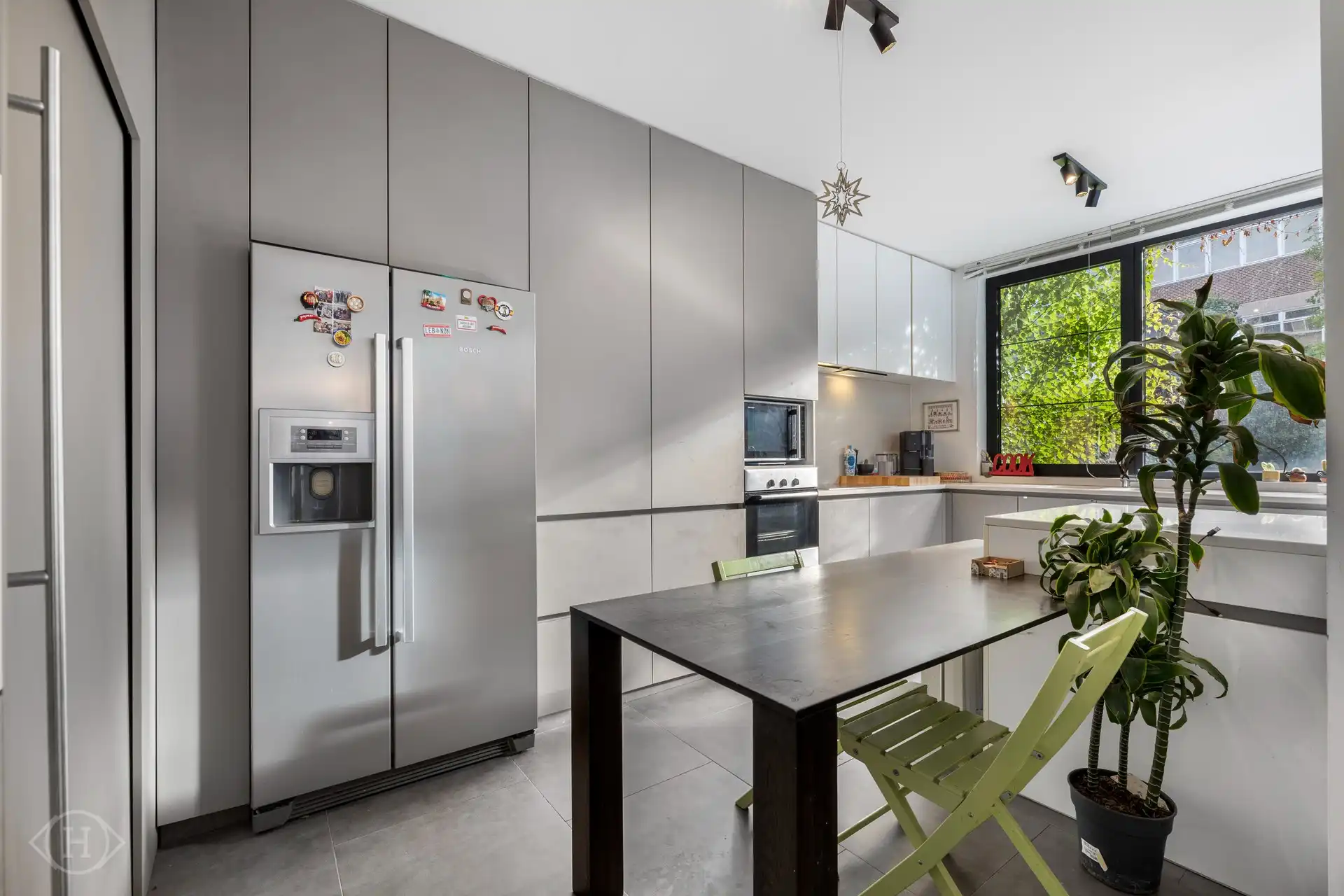 Charmant 1-slaapkamerappartement met tuin aan Ladeuzeplein foto 15