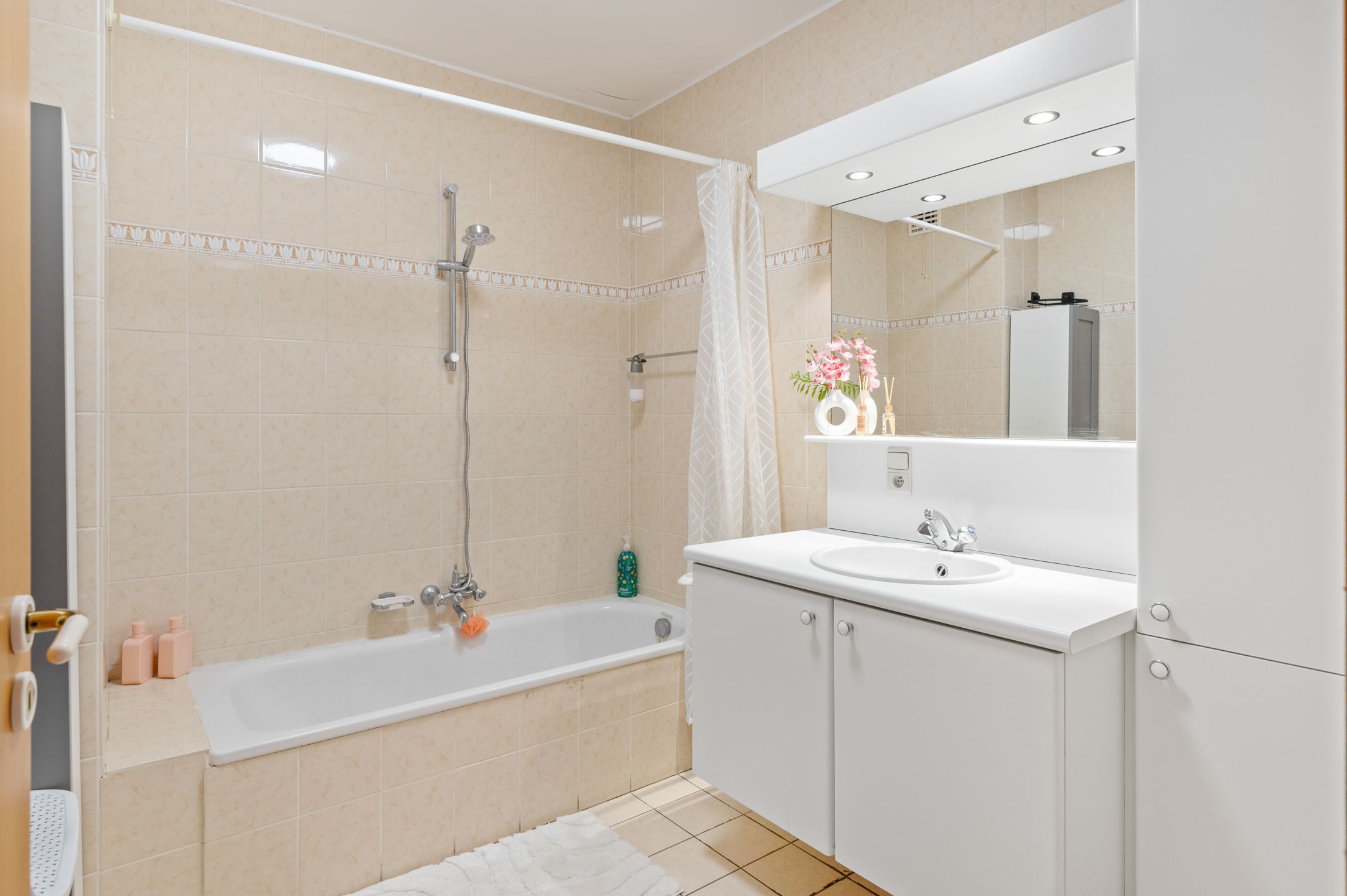 Opbrengsteigendom met 3 appartementen + garageboxen in Wommelgem te koop! foto 33