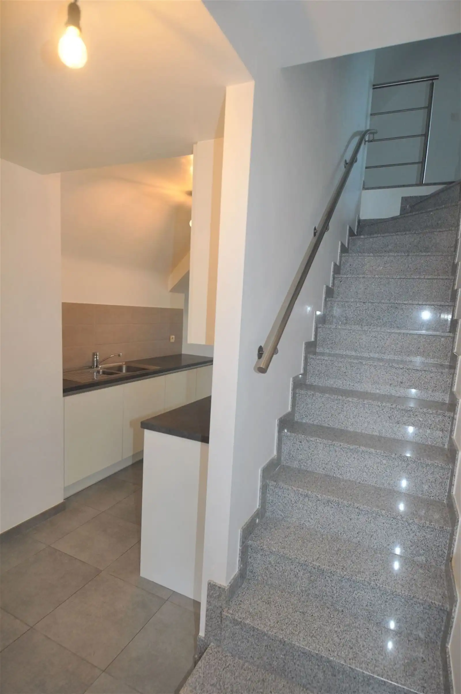 Duplex appartement met 3 slaapkamers, terras en garage foto 12
