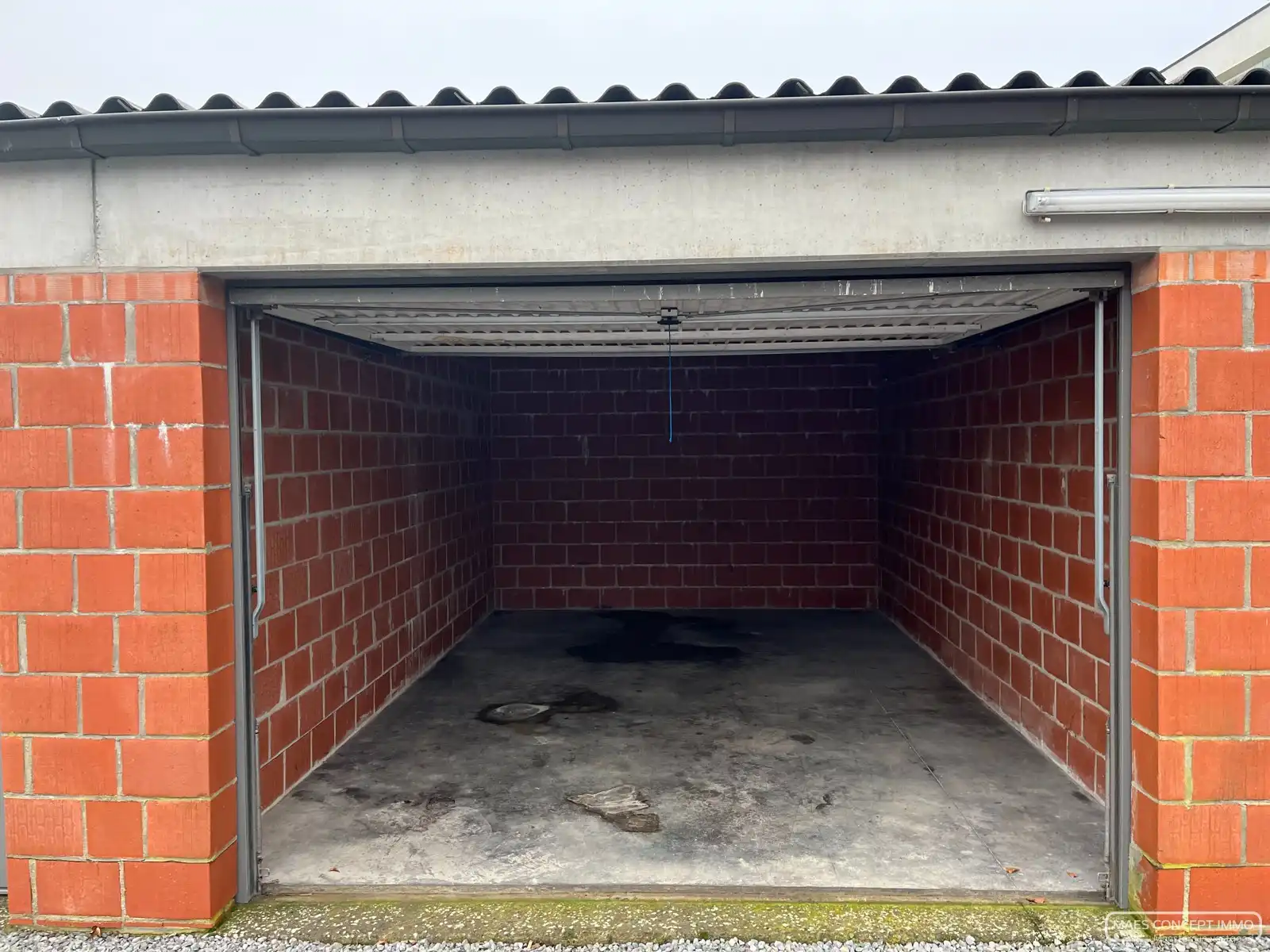 Garage te huur in Tiegem foto {{pictureIndex}}