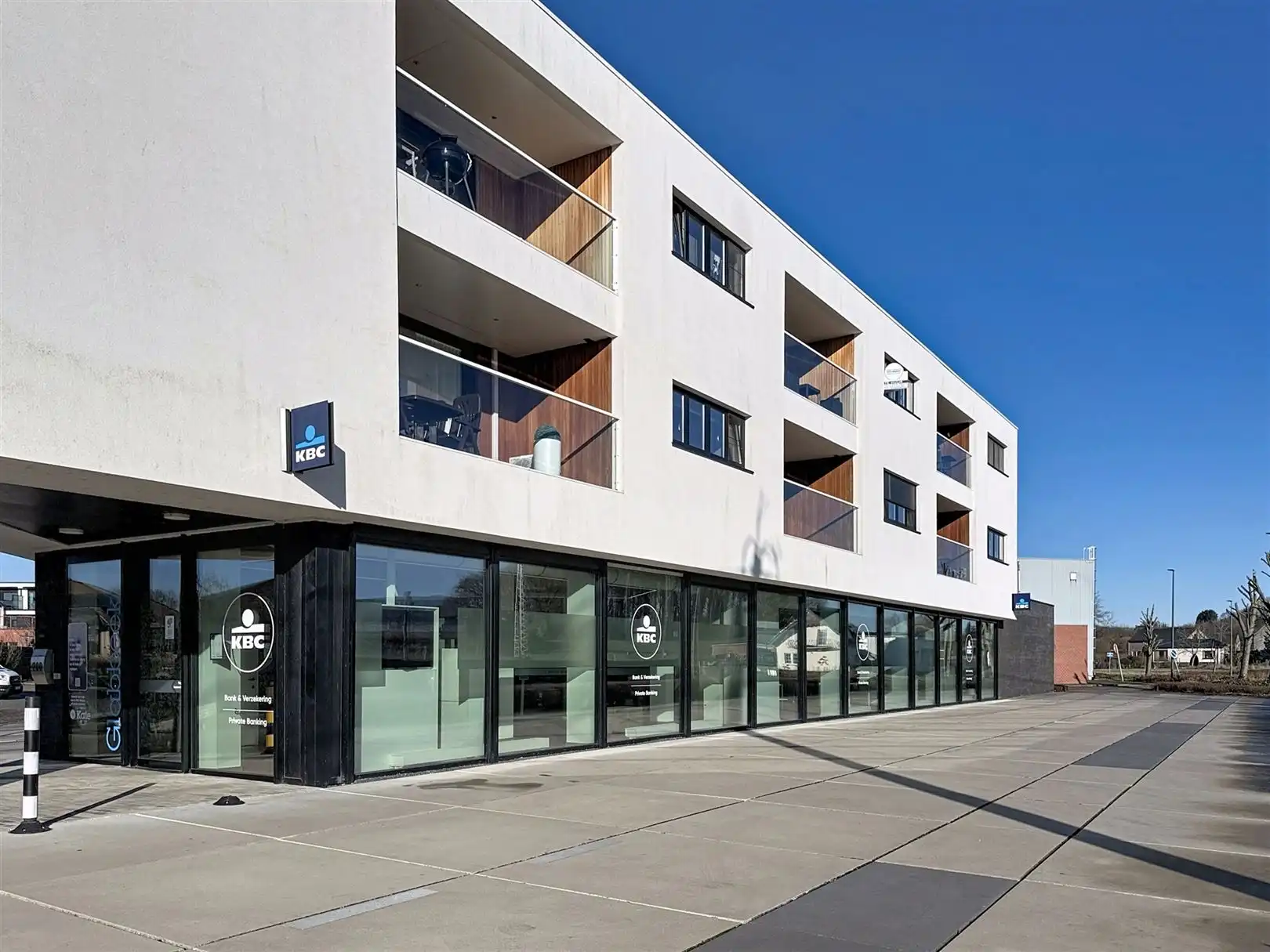 Instapklaar APP met terras, 2 slpks, kelder en autostpl foto {{pictureIndex}}