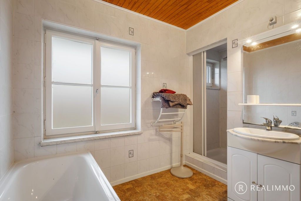 Gezinswoning met potentieel en zonnige tuin in de rustige Arendswijk foto 11