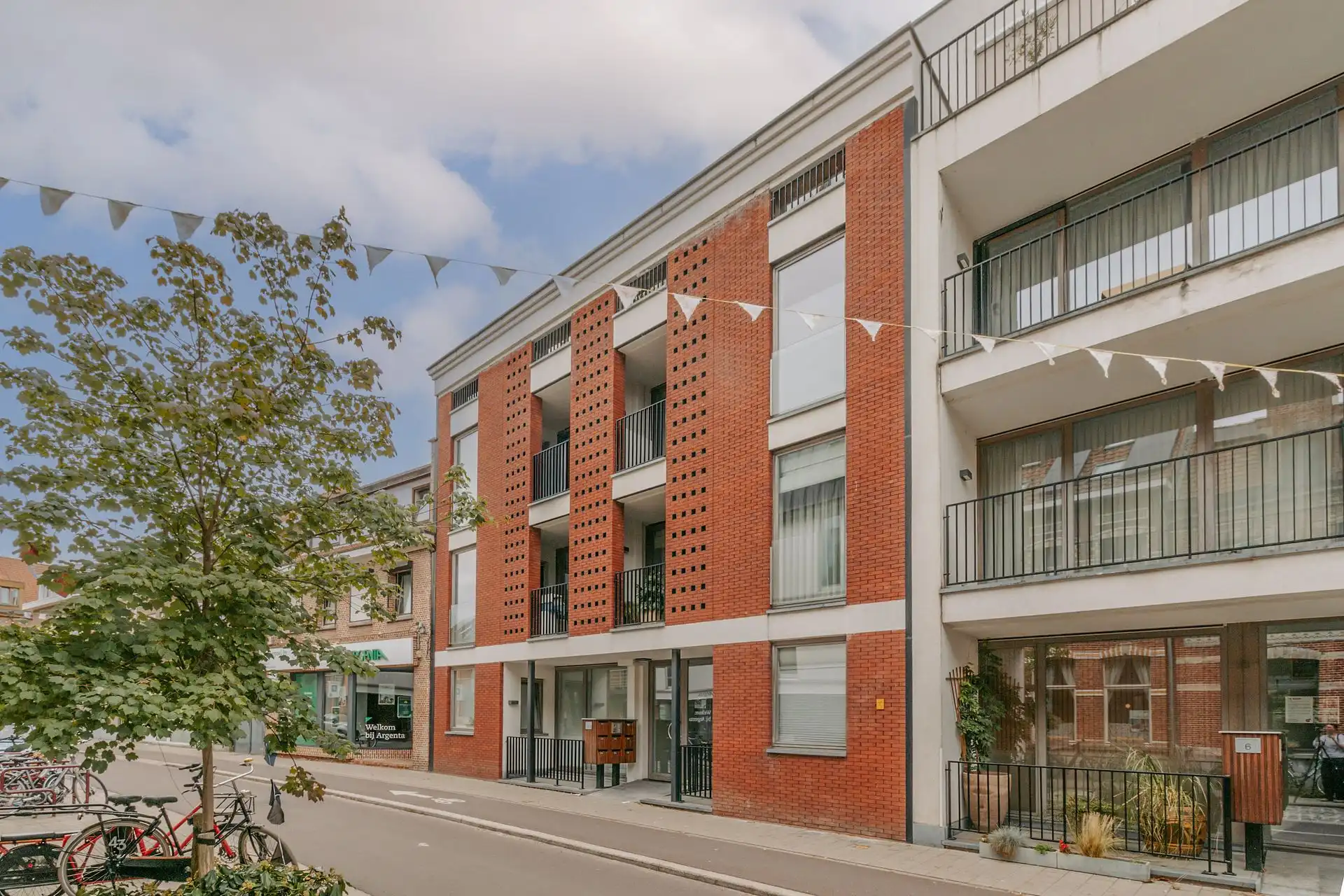Appartement met twee terrassen en een topligging in Boechout foto {{pictureIndex}}