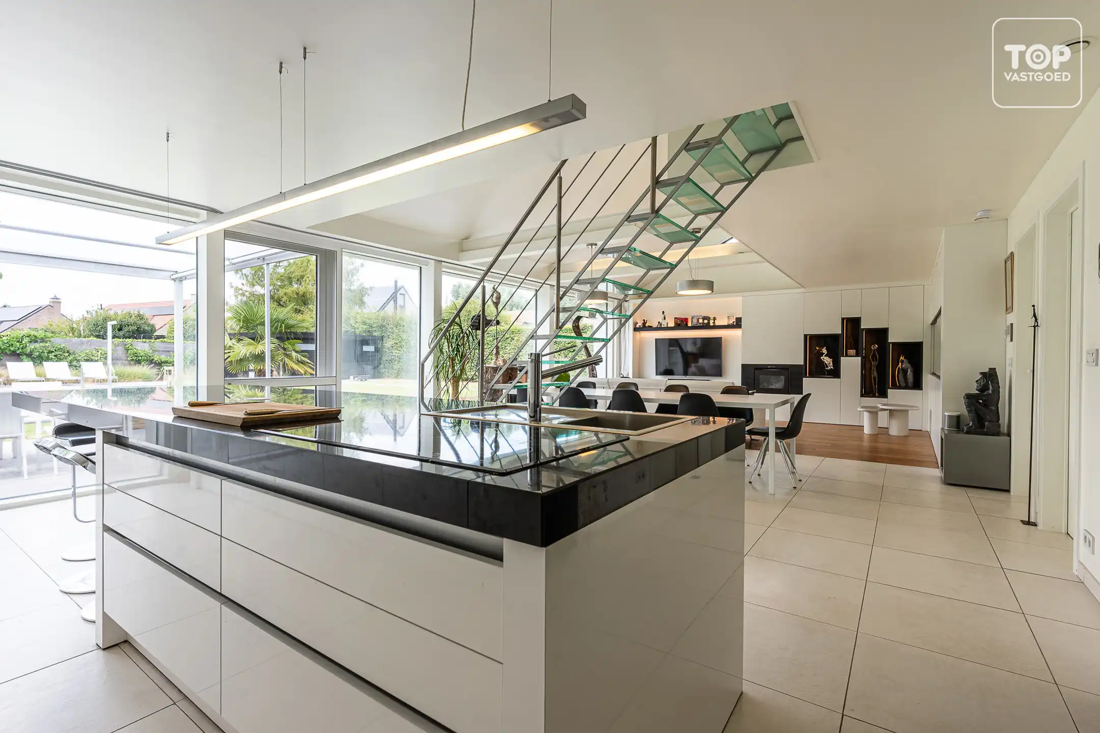 Passieve moderne villa met zwembad. foto 8