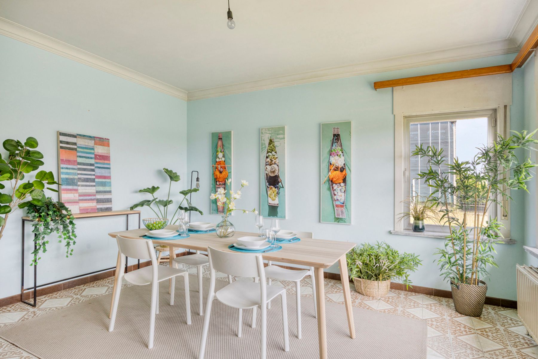 Hoofdfoto van de publicatie: Ruime woning met potentieel op perceel van 13a70ca.