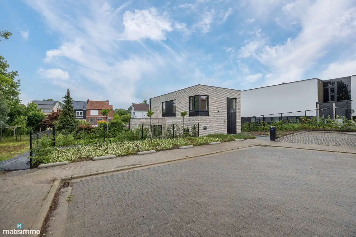 HOOGWAARDIG AFGEWERKTE NIEUWBOUWWONING MET DRIE SLAAPKAMERS EN TUIN (INCLUSIEF TUINONDERHOUD) TE RIEMST foto 27