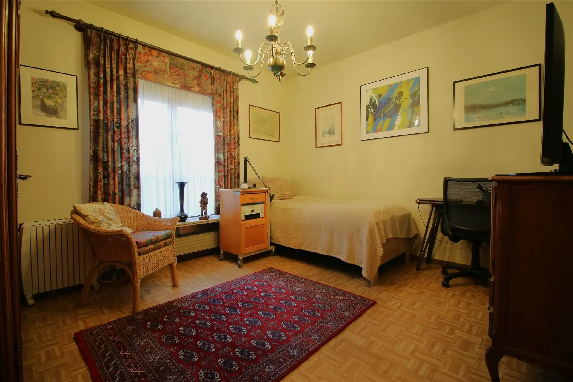 Ruime op te frissen woning in het centrum foto 9