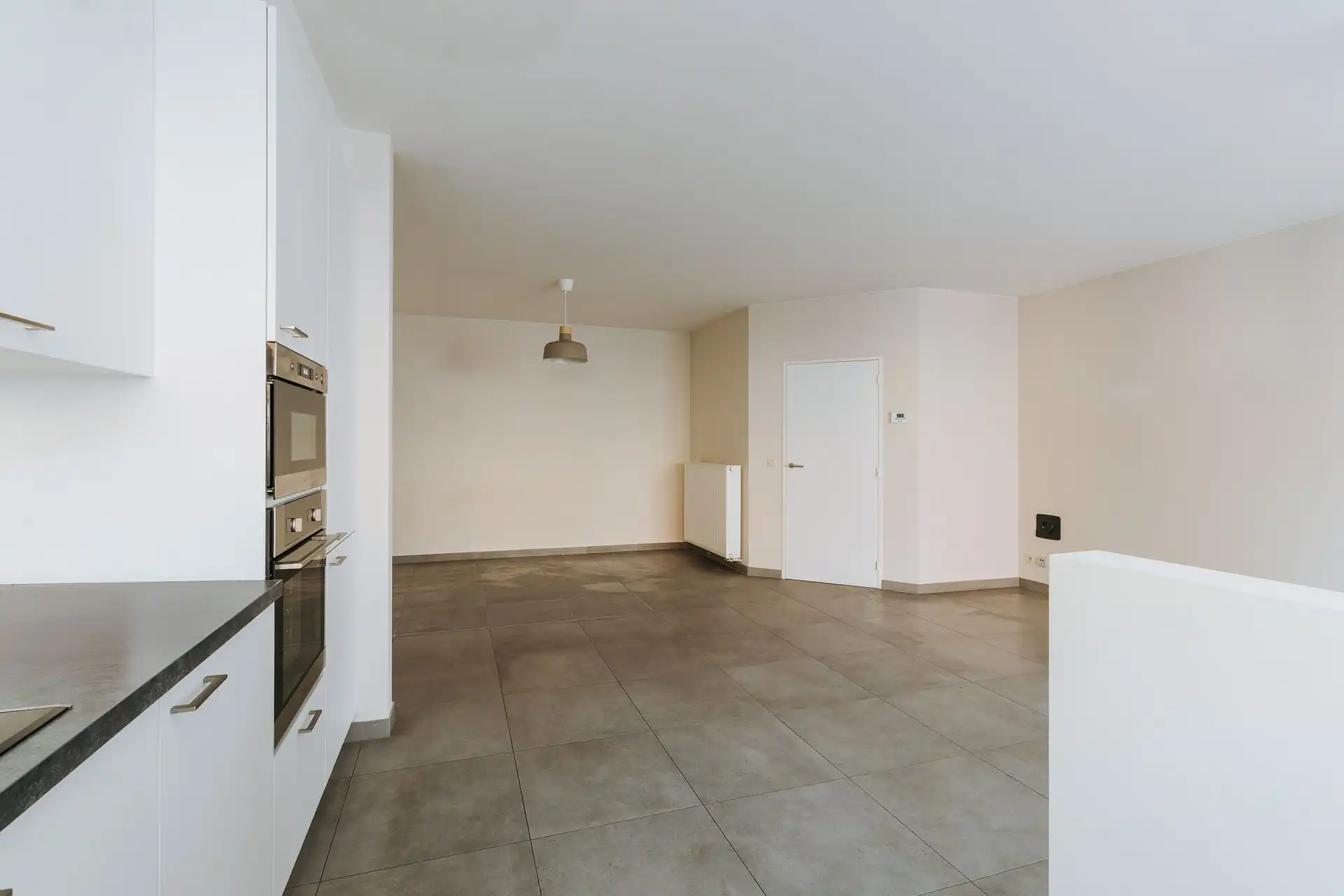 Twee slaapkamer appartement met terras en autostaanplaats foto 5