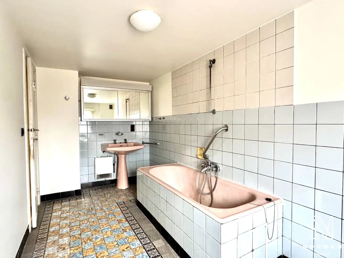 Te renoveren woning met 4 slaapkamers te koop in centrum Kuurne! foto 12