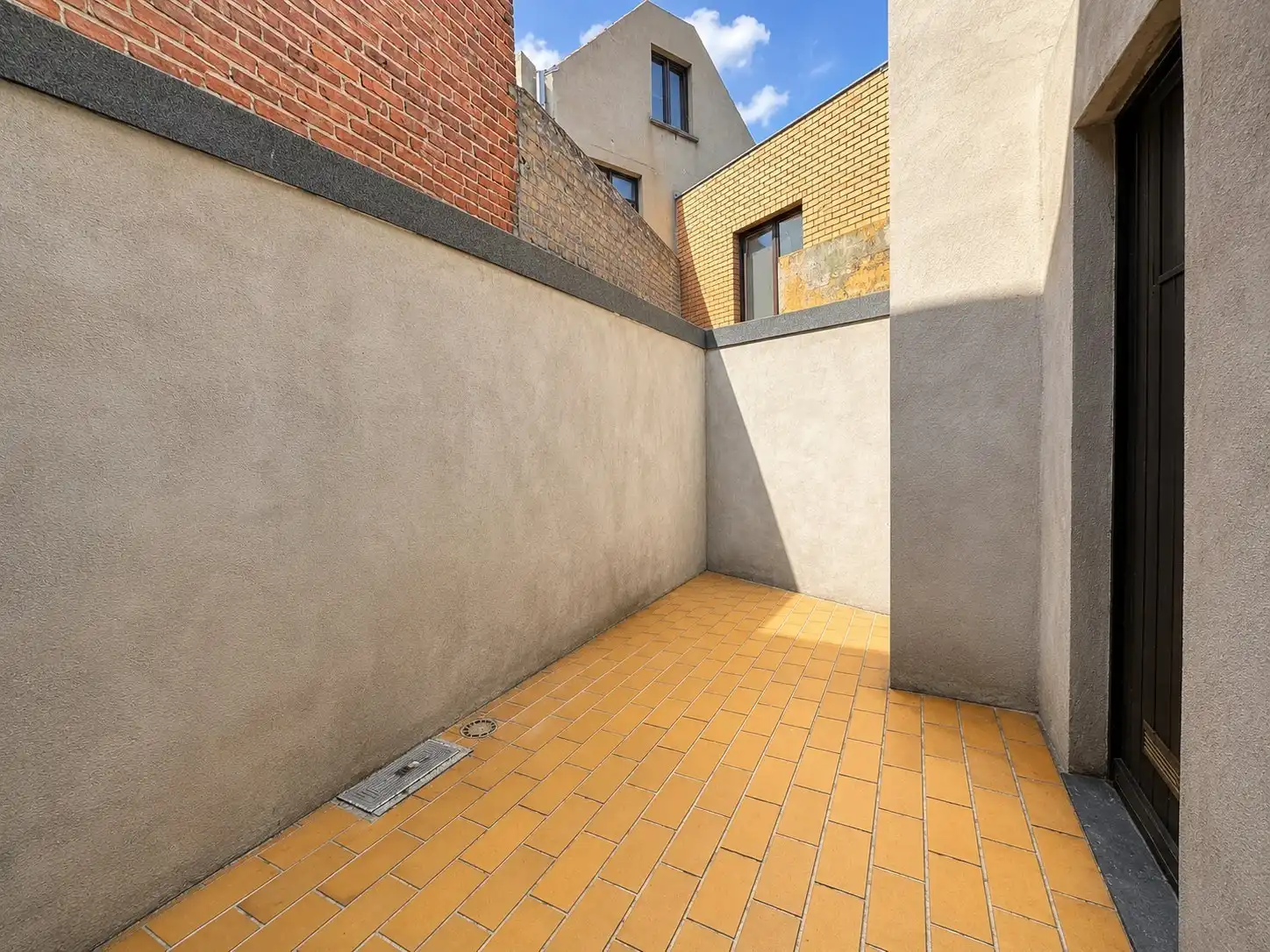 Grote woning met 4 kamers en leuke stadstuin te Heist foto 7
