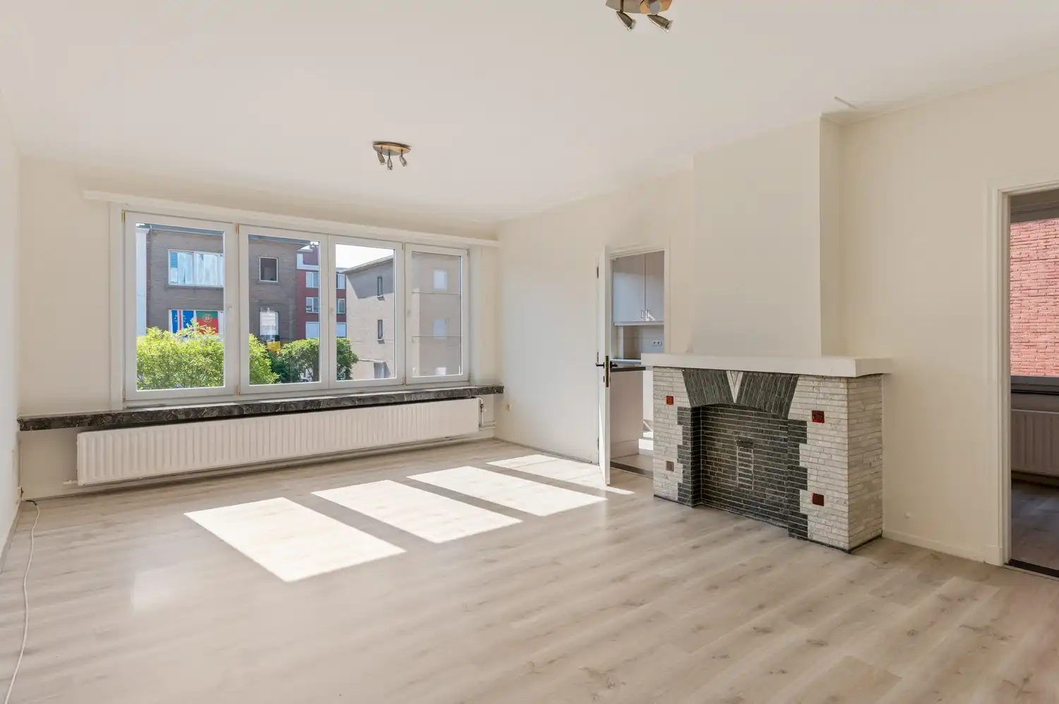 Hoofdfoto van de publicatie: Instapklaar appartement met &nbsp;3 slaapkamers, terras én garage op een rustige ligging in Merksem