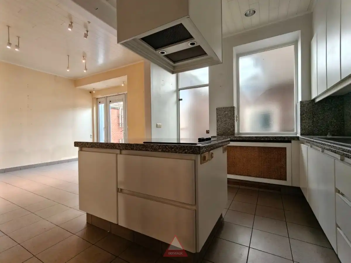 Moorslede – Veelzijdig handelspand met woonst en magazijn op commerciële ligging foto 13