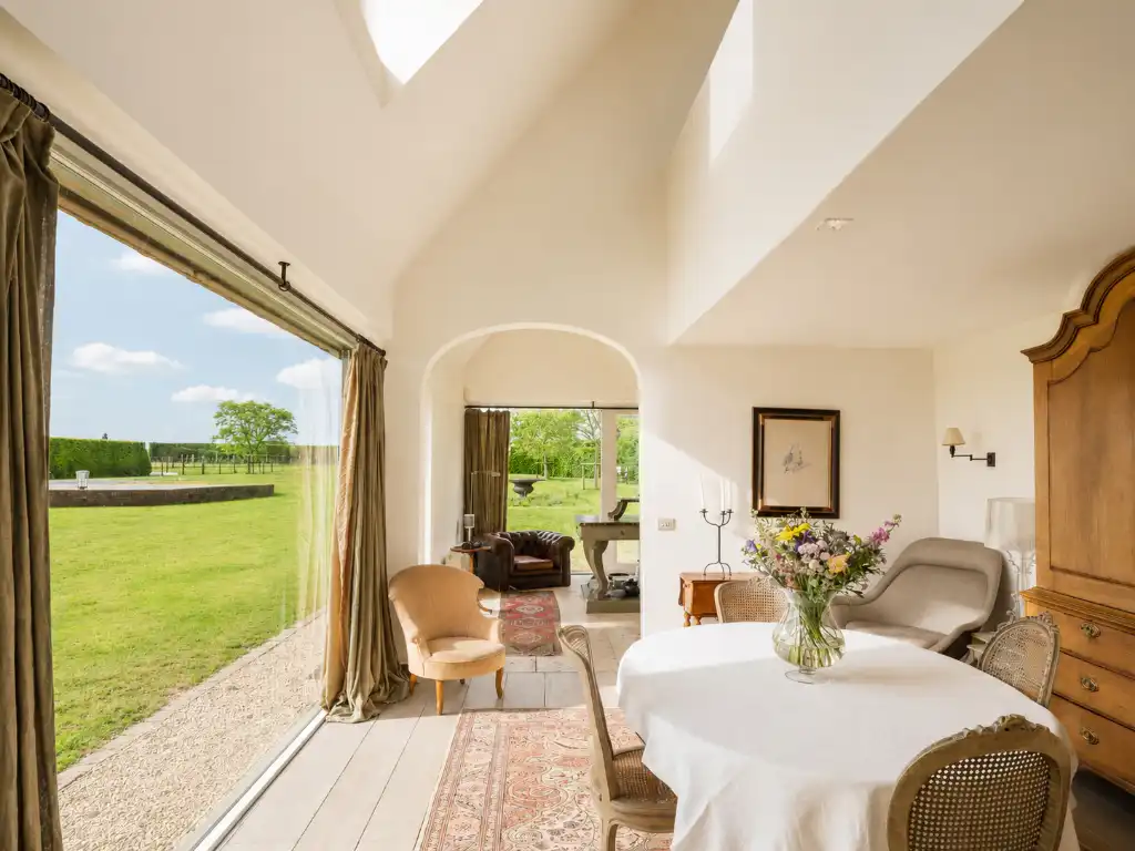Karaktervolle gerenoveerde hoeve met zwembad en wijngaard op 4.700 m² te Vurste. foto 2