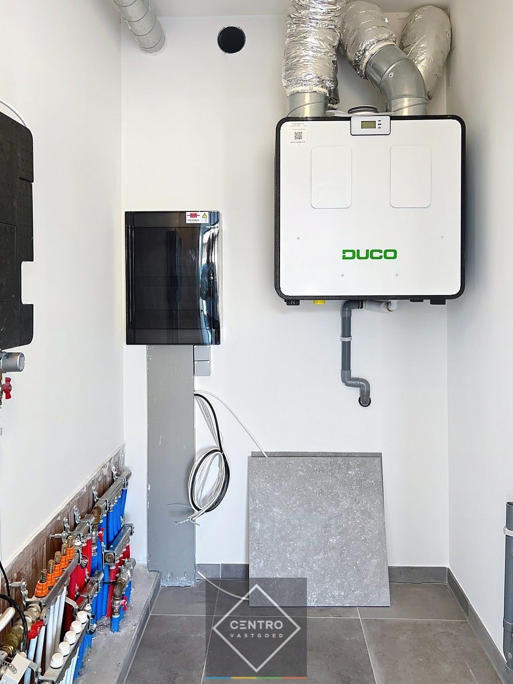 Penthouse (100m²) met RUIME terrassen (33m²) in kleinschalig project pal in het CENTRUM van Kortrijk ! Aankoop aan 6% BTW  mogelijk! foto 21