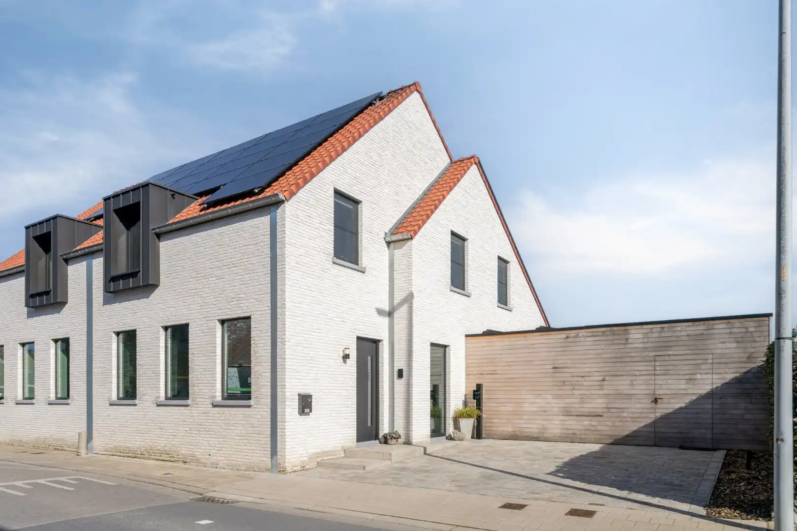 Exclusieve, future-proof halfopen bebouwing met toptechnologie en EPC A+! foto {{pictureIndex}}