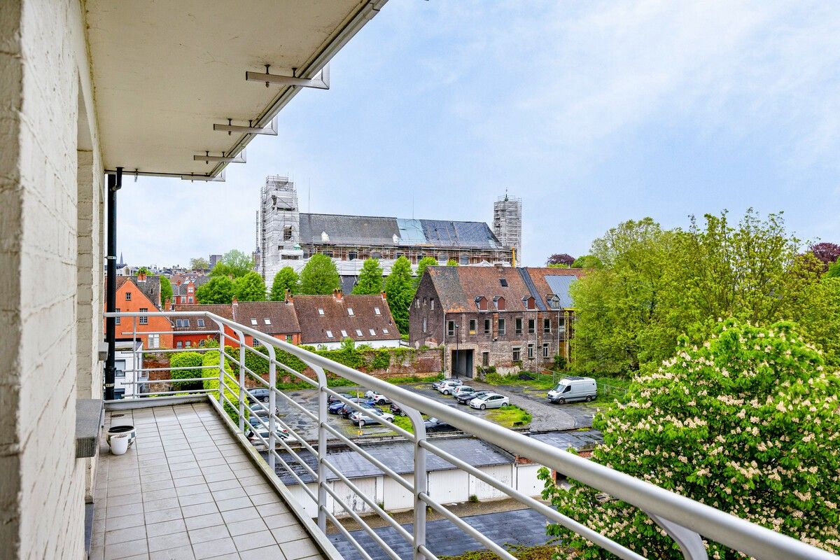 Groot appartement met 3 slaapkamers en terras aan het Klein Begijnhof foto 3